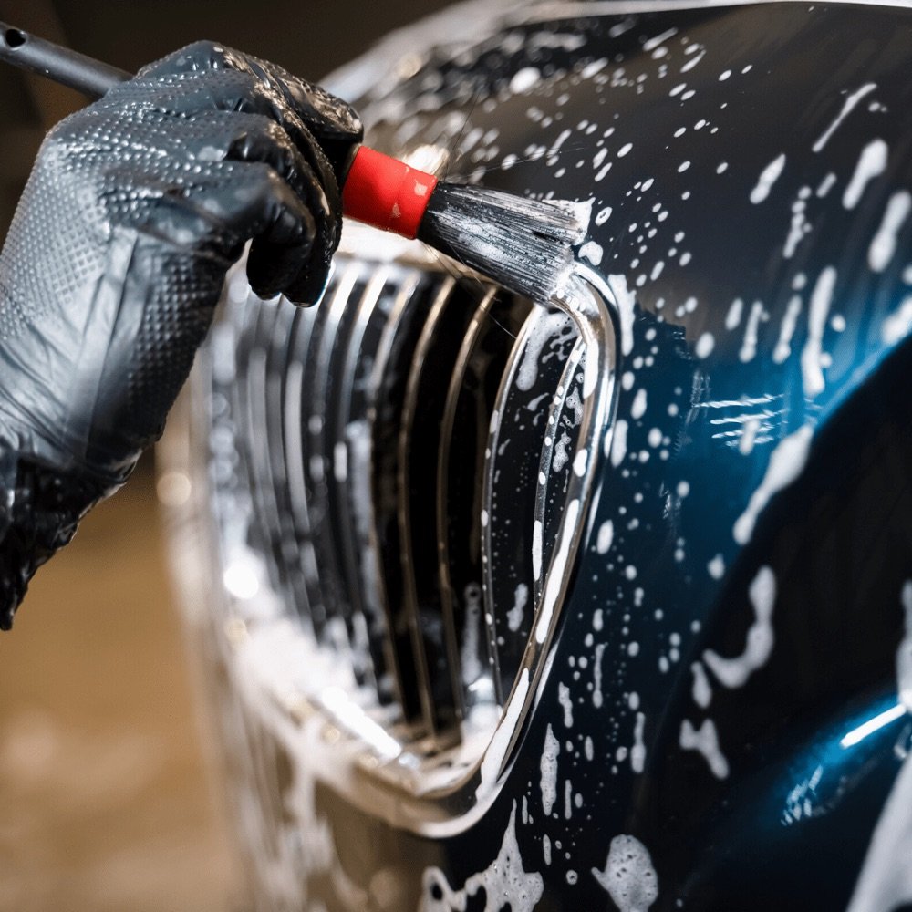 Mycie premium — pędzel detailingowy